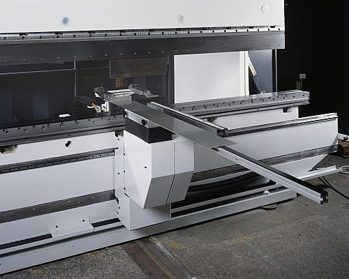 Alinco in de pers (US en Canada)