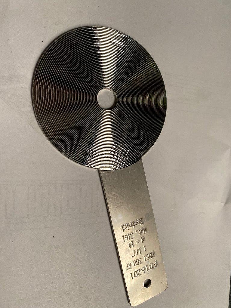Steekpan met RF en pengravering